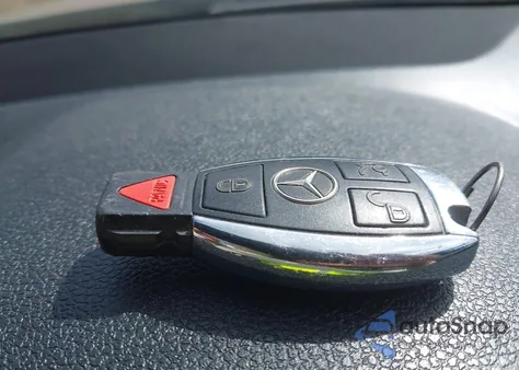 2010 Mercedes-Benz C 300 Luxury 4Matic/Sport 4Matic from USA, damaged, VIN WDDGF8BB3AF427154